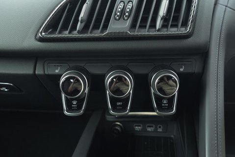 Audi R8 5.2 FSI V10 Performance Carbon Black Coupe 2dr Petrol S Tronic quattro Euro 46