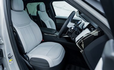 Land Rover Range Rover Sport D300 Dynamic SE 12
