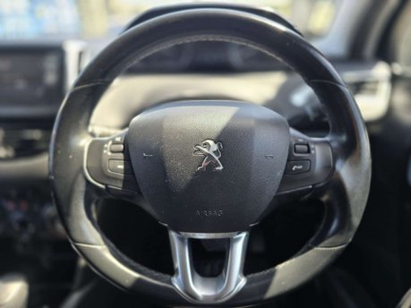 Peugeot 208 1.2 PureTech Allure Hatchback 5dr Petrol EAT Euro 6 (s/s) (110 ps) 30