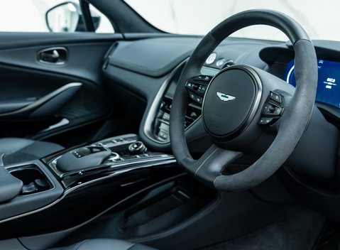 Aston Martin DBX 707 10