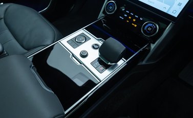 Land Rover Range Rover P530 Autobiography LWB 24