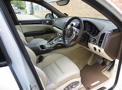 Porsche Cayenne GTS 10