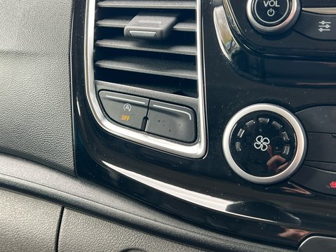 Ford Transit Custom 320 LIMITED P/V ECOBLUE 29