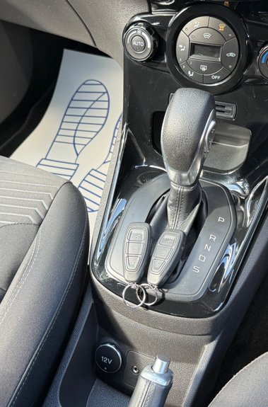 Ford Fiesta TITANIUM AUTOMATIC -ONLY 14,528 MILES -1 LADY OWNER -10 SERVICES -CAMBELT 