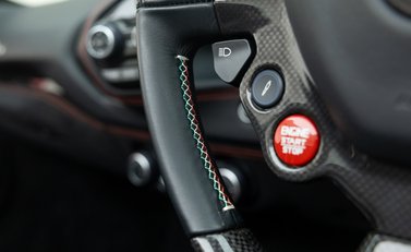 Ferrari 488 SPIDER 31