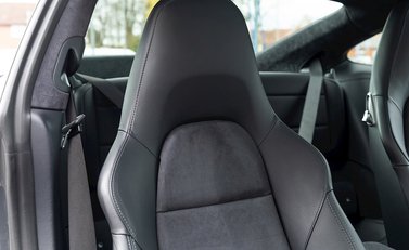 Porsche 911 Turbo S (991.2) 13