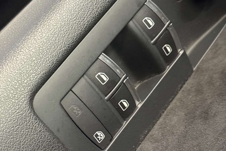 Audi S3 2.0 TFSI Sportback 5dr Petrol S Tronic quattro Euro 4 (265 ps) 54