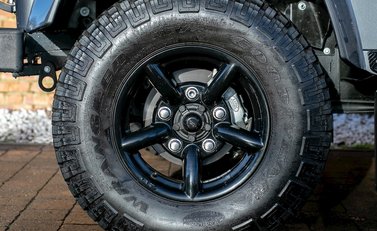 Land Rover Defender 90 TD XS Station Wagon 10