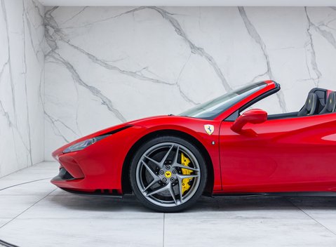 Ferrari F8 Spider 38