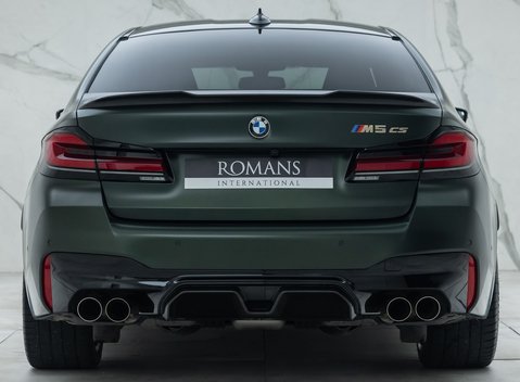 BMW M5 CS 8