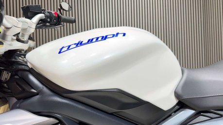 Triumph Street Triple 2013 ONLY 19K, QUICKSHIFTER, ARROW PIPE, NEW MOT 21
