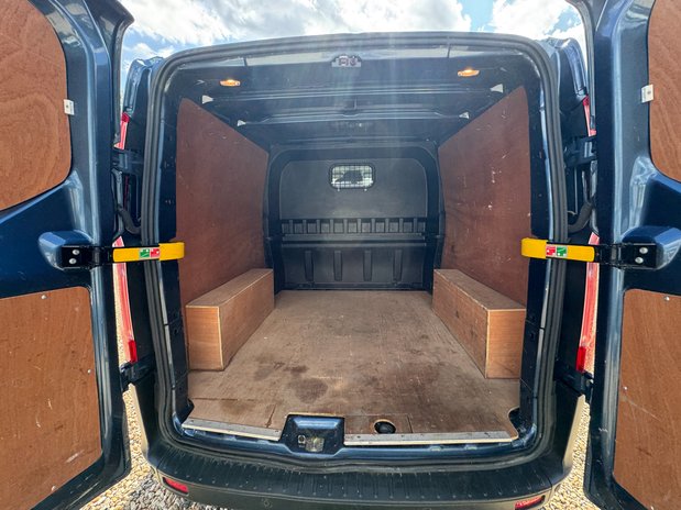 Ford Transit Custom Crew Cab LWB L2H1 (SOLD KH) Low Roof Trail 320 Air Con Alloys Sensors Tow B 10