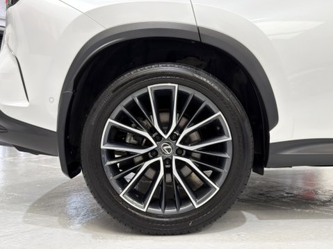 Lexus NX 450H PLUS TAKUMI Pan Roof + Mark Levinson Sound 24