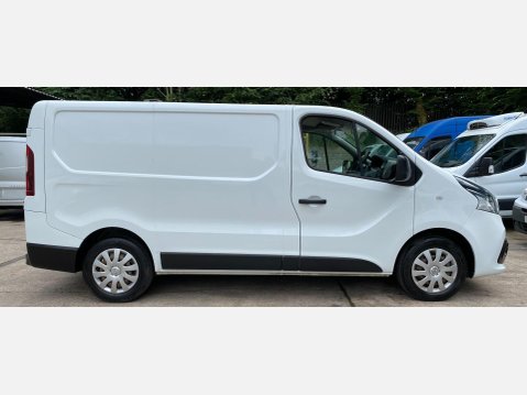 Renault Trafic 1.6 dCi 27 Business+ Panel Van 5dr Diesel Manual SWB Standard Roof Euro 6 ( 6