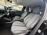 Peugeot e-208 ALLURE 16