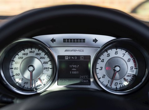 Mercedes-Benz SLS AMG 18