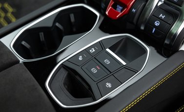 Lamborghini Urus S 32