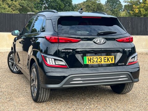 Hyundai KONA PREMIUM 2