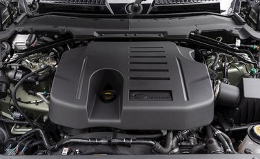 Land Rover Defender 110 X P400 32