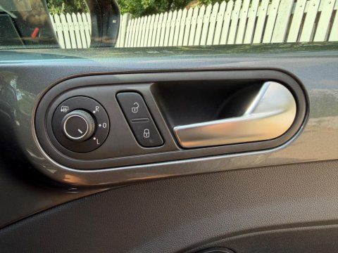 Volkswagen Beetle DESIGN TSI BLUEMOTION TECHNOLOGY DSG 37