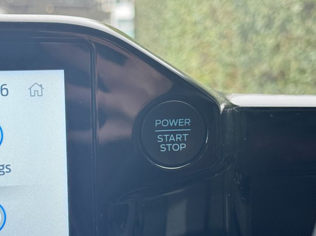 Ford Tourneo Custom Titanium Luxe | 9 Seat | Auto | L2 LWB | 320 | Euro 6 | £31,993 + vat 19