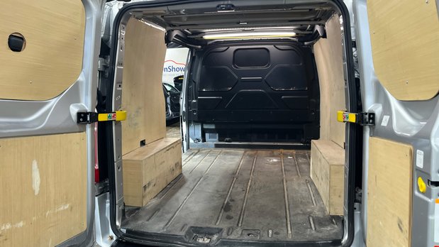 Ford Transit Custom SWB L1H1 Low Roof Limited 280 Air Con Alloys Sensors Cam EURO 6 5