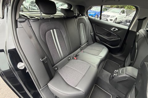BMW 1 Series 118I SPORT - 1 OWNER -REVERSE CAMERA - PARK ASSISTANT - COMFORT PACKAGE 18