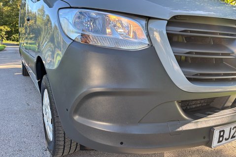 Mercedes-Benz Sprinter 319 Cdi Premium - with In-Built Bed + Diesel Heater 27