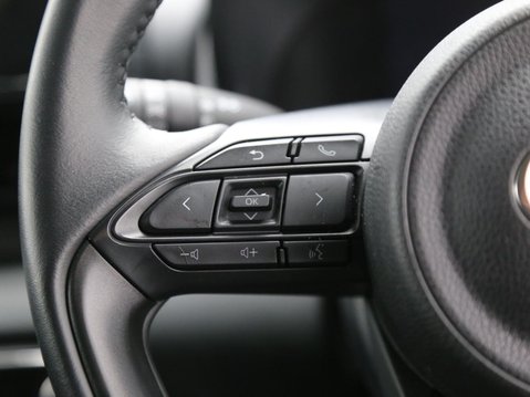 Toyota Yaris 1.5 VVT-h Design E-CVT Euro 6 (s/s) 5dr 11
