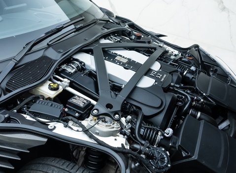 Aston Martin DBS Superleggera 39