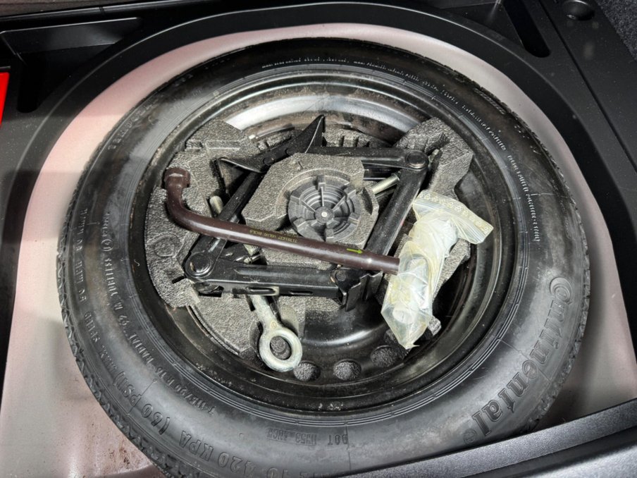 2015 Volvo V40 — image 41