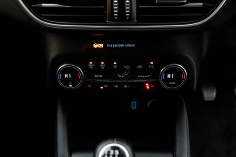 Ford Focus TITANIUM 34