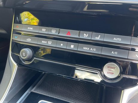 Jaguar XE 2.0i R-Sport Saloon 4dr Petrol Auto Euro 6 (s/s) (200 ps) 54