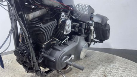 Harley-Davidson Dyna 1690 FXDBA STREET BOB LIMITED 2013 23K CUSTOM BUILD 29