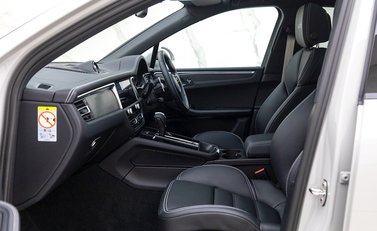 Porsche Macan GTS 15