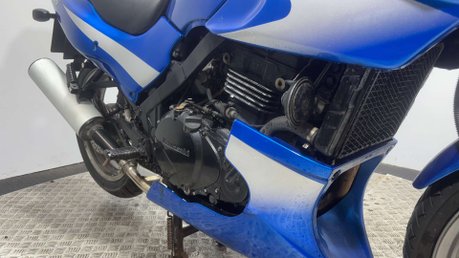 Kawasaki GPZ 2000 ONLY 20K CLEAN PROJECT BIKE SPARES OR REPAIR 500CC 12