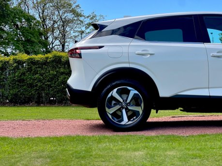 Nissan Qashqai DIG-T N-CONNECTA MHEV 25