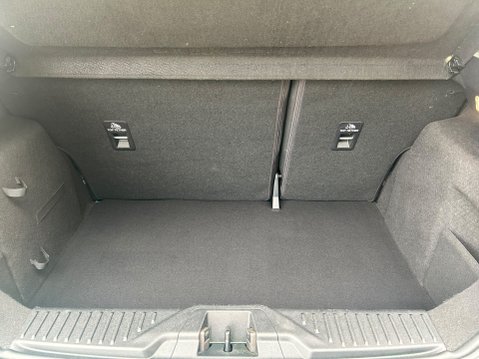 Ford Fiesta TITANIUM 17