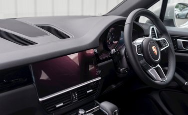 Porsche Cayenne V6 17