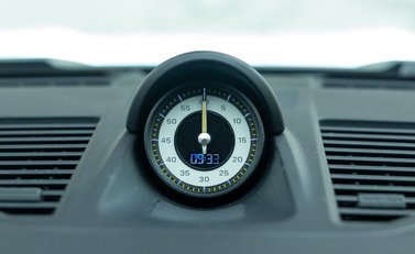 Porsche 911 GT3 TOURING (992) 20