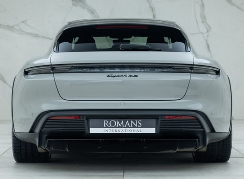 Porsche Taycan 4S Cross Turismo 5