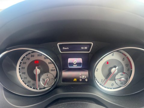 Mercedes-Benz GLA 2.1 GLA220d AMG Line (Premium) 7G-DCT 4MATIC Euro 6 (s/s) 5dr 9