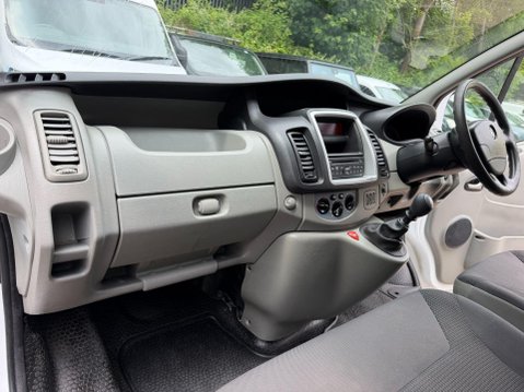 Vauxhall Vivaro 2.0 2900 CDTi Sportive Crew Van 5dr Diesel Manual FWD L1 (195 g/km, 113 bhp 27