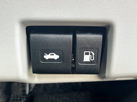 Suzuki Swift 1.2 Mild Hybrid Motion 5dr 34