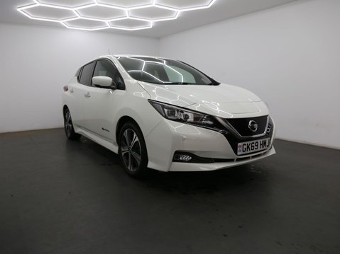 Nissan LEAF 40kWh Tekna Auto 5dr 1