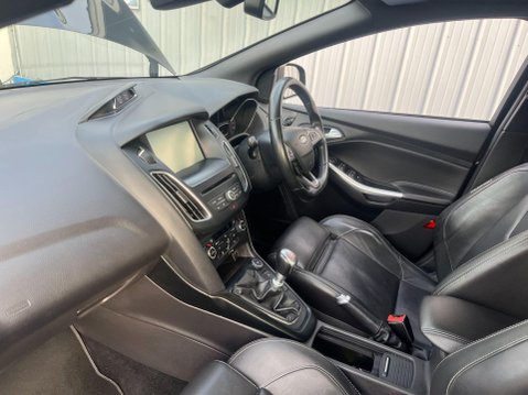Ford Focus 2.0T EcoBoost ST-3 Euro 6 (s/s) 5dr 40
