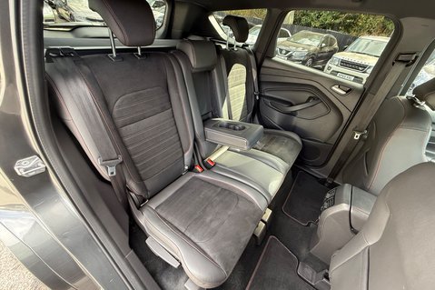 Ford Kuga ST-LINE AUTOMATIC -ONE OWNER- FORD SERVICE HISTORY - APPLE CARPLAY 17