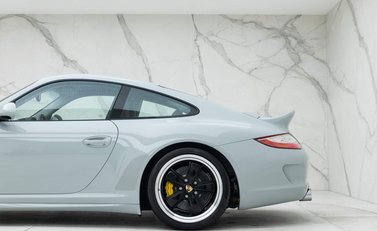 Porsche 911 (997) Sport Classic 35