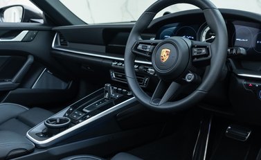 Porsche 911 Turbo S Cabriolet (992) 13