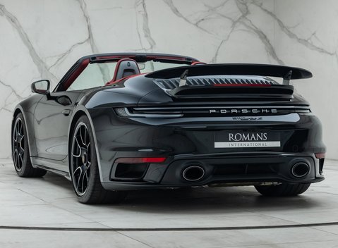 Porsche 911 Turbo S CABRIOLET (992) 13